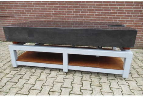 Granieten meettafel  100cm x 200cm x 25cm. Used.